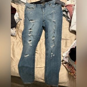 NWT Torrid Bombshell Skinny Jeans - distressed, medium wash, stretch